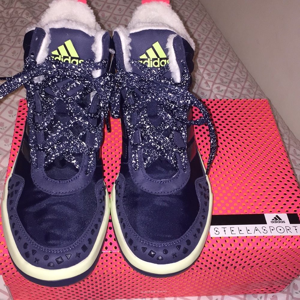 RARE Adidas High Tops W/Sherpa lining
